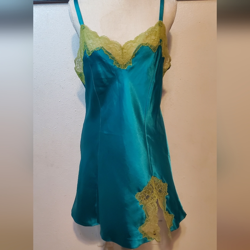 Jones New York Chemise and Robe - Picture 5 of 16
